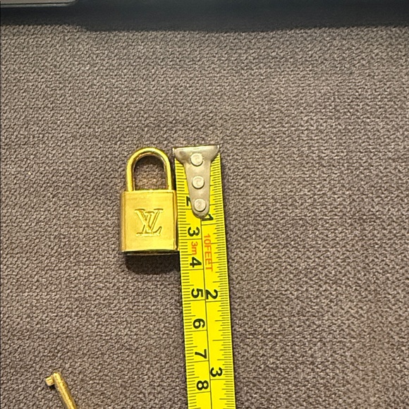 Louis Vuitton Shiny Gold Lock and Key - Picture 4 of 5